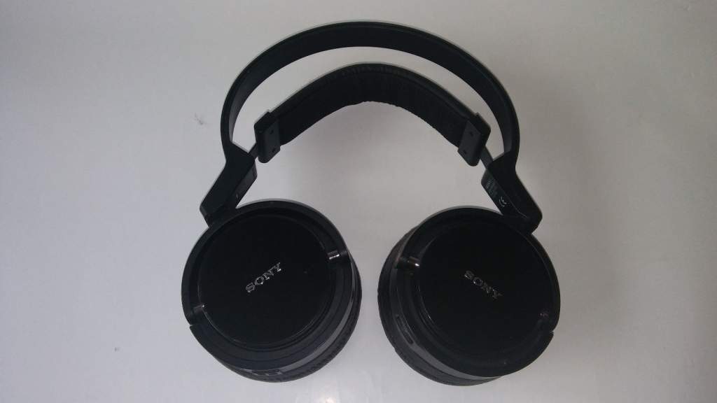 БЕСПРОВОДНЫЕ НАУШНИКИ Sony MDR-RF4000K  1299 ГРИВЕН - фото фото фото 4