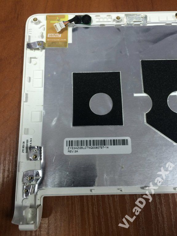 Acer Aspire One ZG5 крышка матрицы - фото фото фото 4
