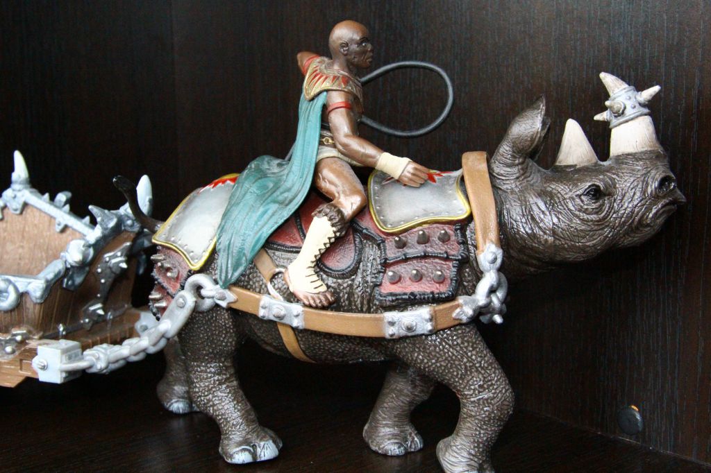 боевой носорог    ( SCHLEICH ) 1:18 - фото фото фото 4