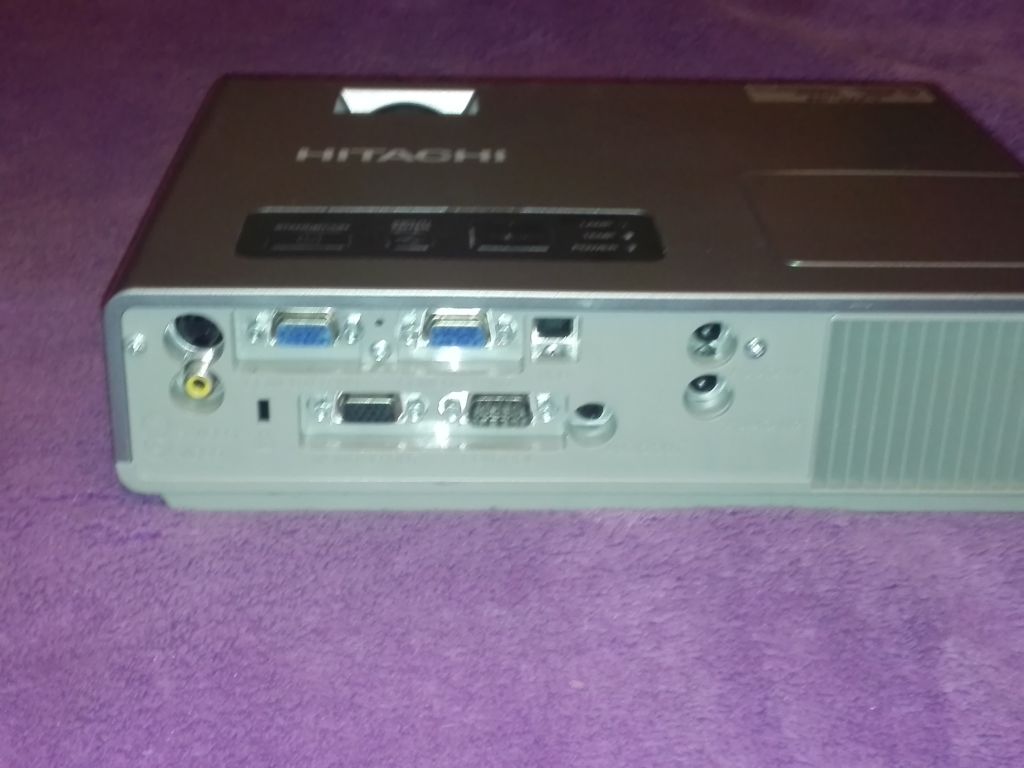 3LCD Проектор Hitachi CP-X253   (маленький+легкий - но настоящий) - фото фото фото 1