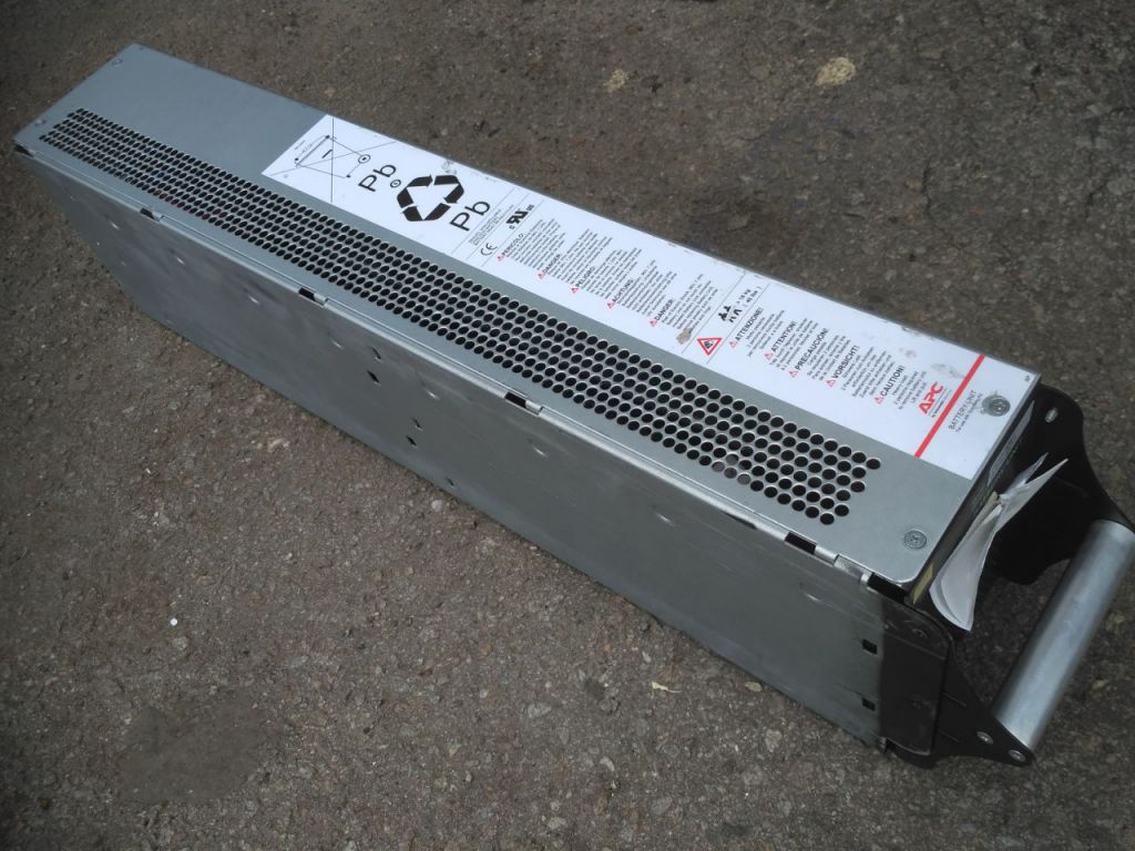 APC Symmetra Battery Pack. Батарейный модуль, блок для APC Symmetra SYBTU2-PLP - фото фото фото 0
