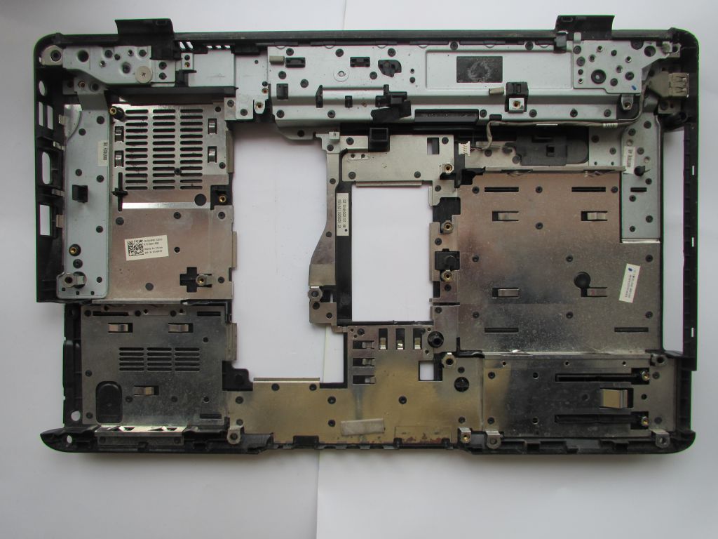 корпус ноутбука DELL Inspiron 1545 - поддон   (CN-0U499F) - фото фото фото 1
