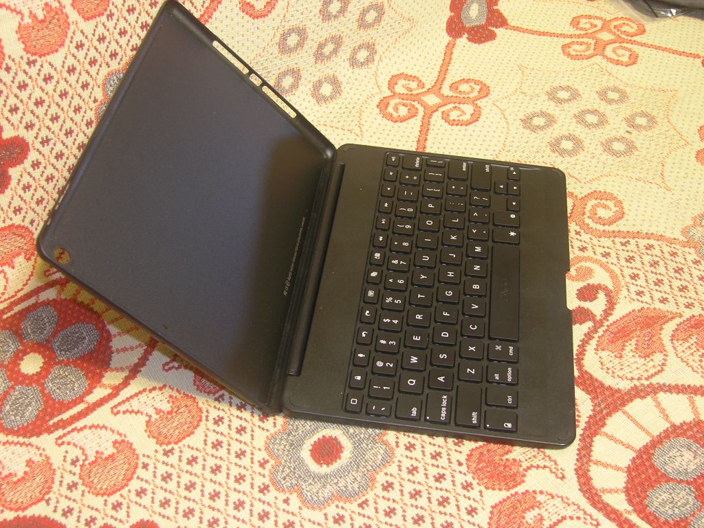 Bluetooth клавиатура-кейс  ZAGG ZAGGkeys FOLIO для Ipad Air - фото фото фото 2
