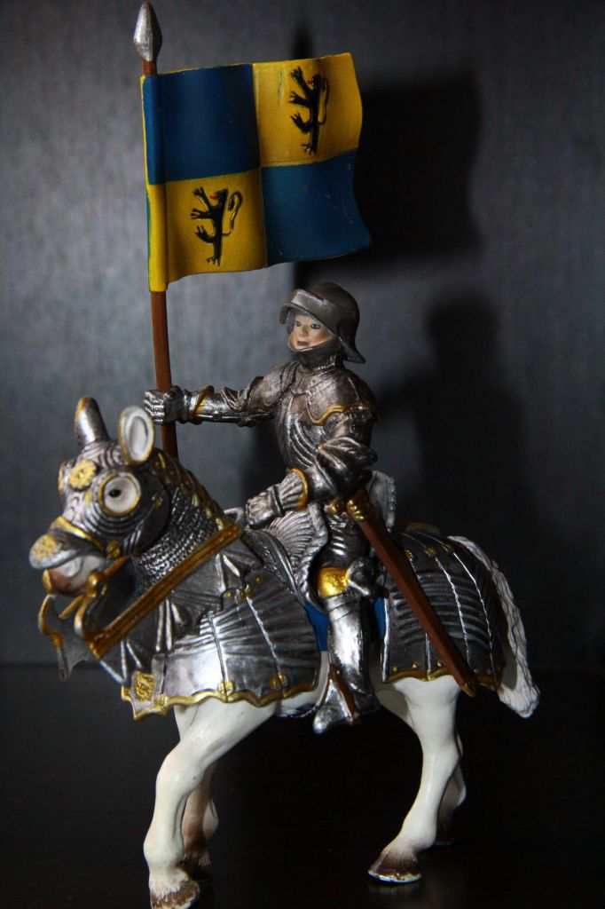 рыцарь с флагом на коне SCHLEICH 90-100мм ФРГ - фото фото фото 0