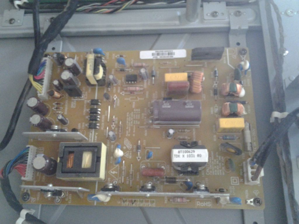 ТЕЛЕВИЗОР LCD TOCHIBA 32AV703G БИТАЯ МАТРИЦА - фото фото фото 3