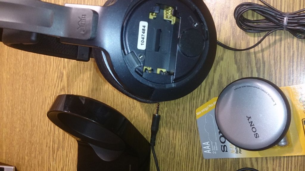 БЕСПРОВОДНЫЕ НАУШНИКИ Sony MDR-RF840R  799 ГРИВЕН - фото фото фото 4