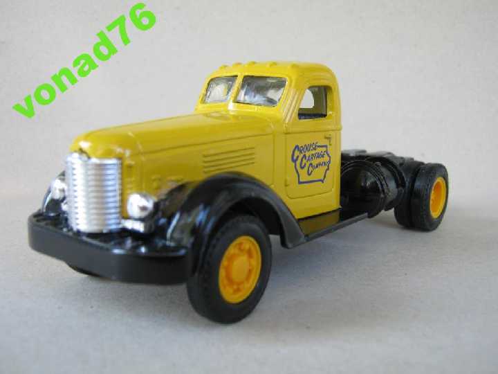 1/43 INTERNATIONAL KB-12 Cab Zugmaschine,1947,ERTL - фото фото фото 0