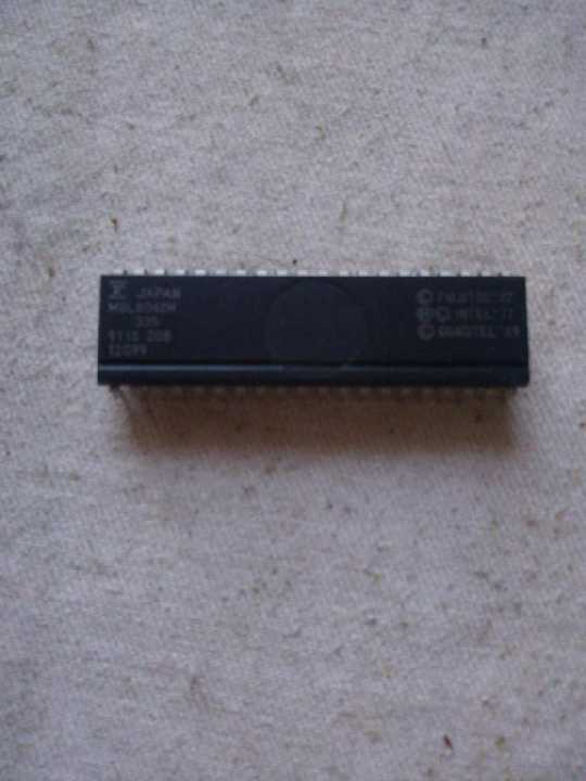 МИКРОКОНТРОЛЛЕР INTEL MBL8042H В КОЛЛЕКЦИЮ! - фото фото фото 0