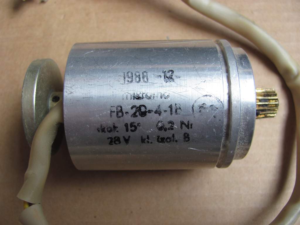 Шаговый двигатель FB-20-4-1B 28V Microma - фото фото фото 1