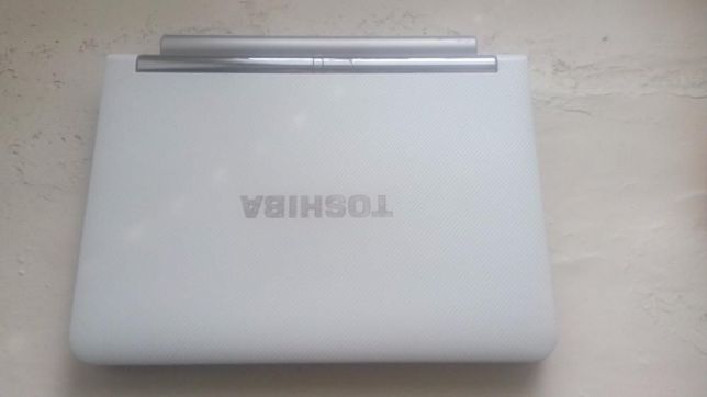 Нетбук Toshiba NB205 - фото фото фото 0
