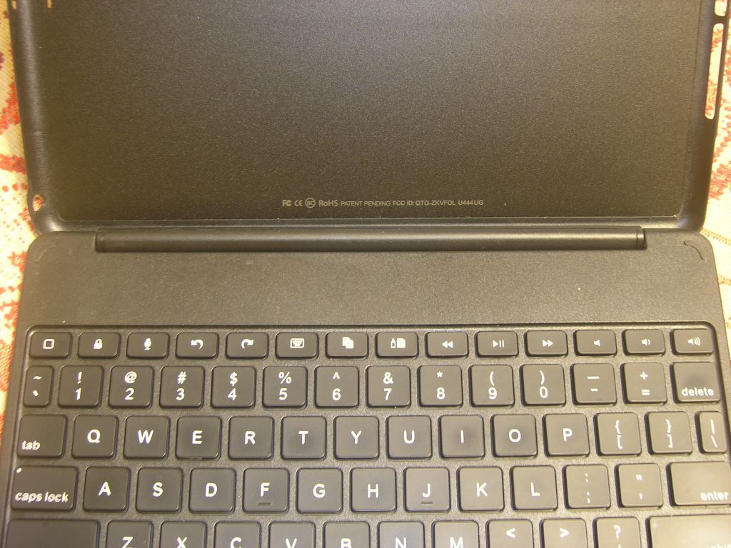 Bluetooth клавиатура-кейс  ZAGG ZAGGkeys FOLIO для Ipad Air - фото фото фото 4