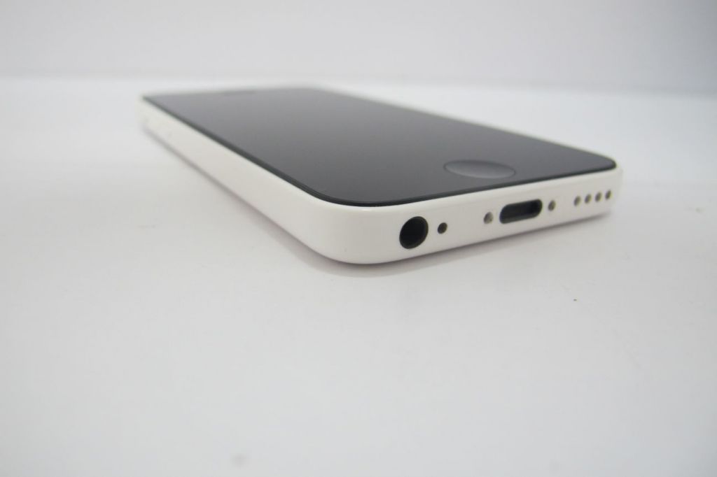 Мобильный телефон Apple iPhone 5c 16GB White - фото фото фото 5