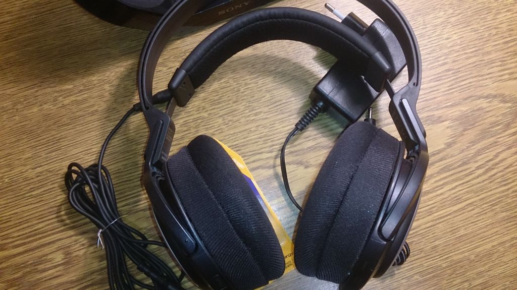 БЕСПРОВОДНЫЕ НАУШНИКИ Sony MDR-RF840R  799 ГРИВЕН - фото фото фото 2