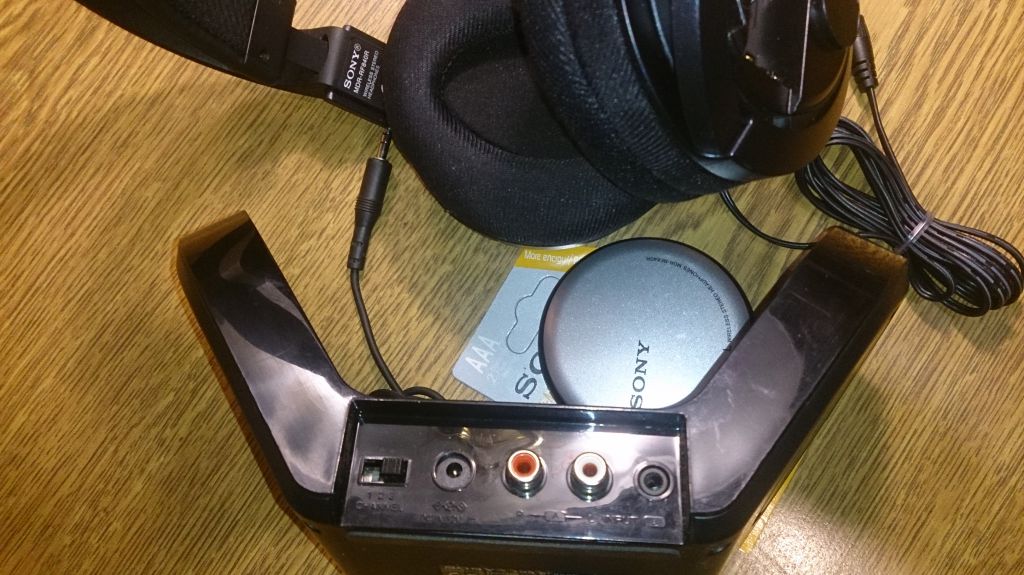 БЕСПРОВОДНЫЕ НАУШНИКИ Sony MDR-RF840R  799 ГРИВЕН - фото фото фото 5
