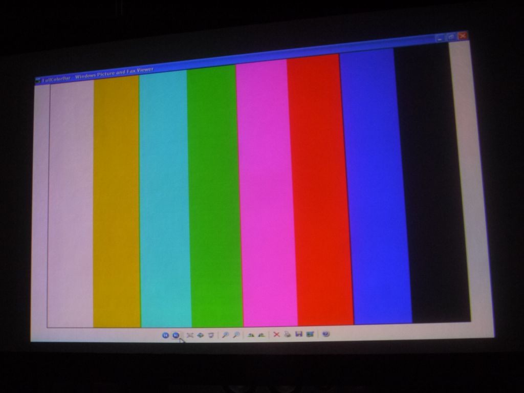 Широкоформатный проектор Epson 410W для видео - фото фото фото 7