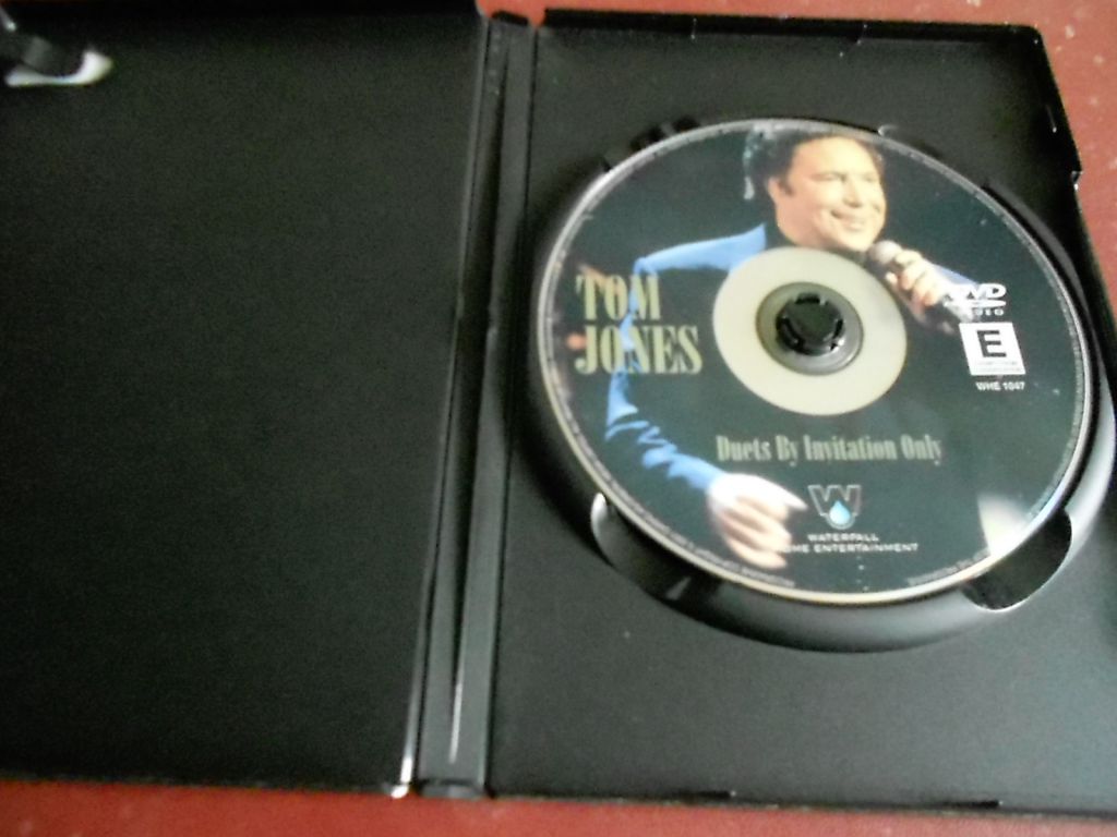 Tom Jones Duets By Invitation Only DVD фирменный б/у - фото фото фото 2