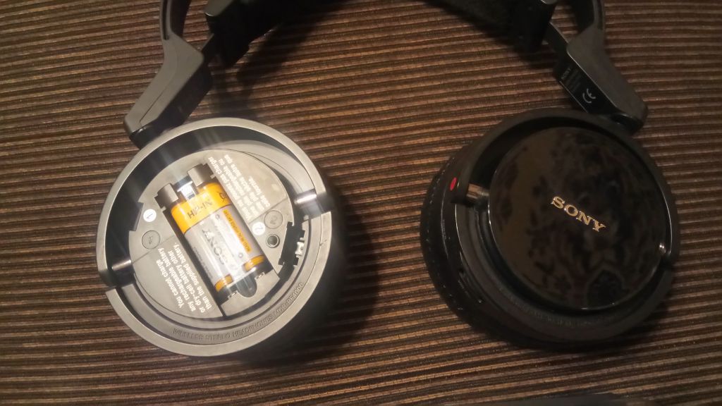 БЕСПРОВОДНЫЕ НАУШНИКИ Sony MDR-RF4000K  1099 ГРИВЕН - фото фото фото 7