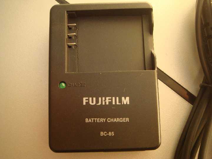 Зарядное устройство FUJIFILM BC-85 для NP-85. - фото фото фото 0