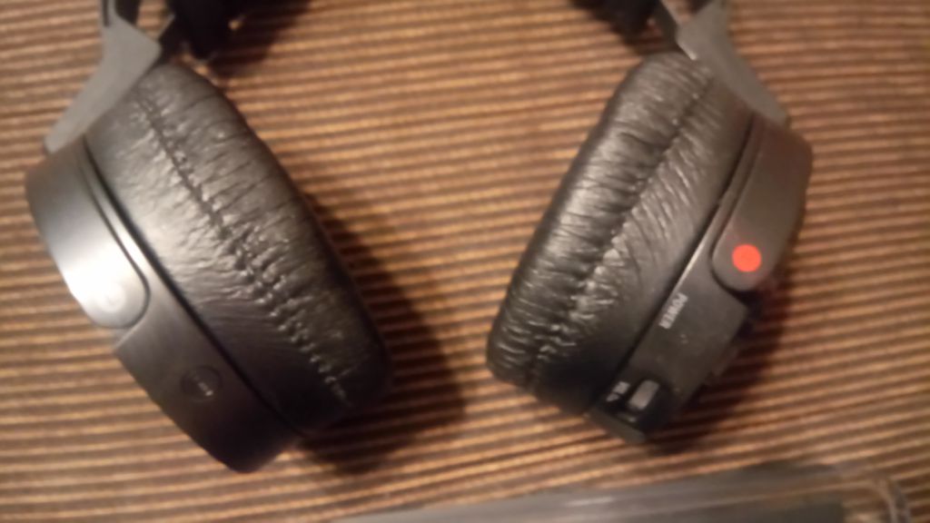 БЕСПРОВОДНЫЕ НАУШНИКИ Sony MDR-RF4000K  1099 ГРИВЕН - фото фото фото 3