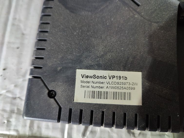 ЖК-монитор с DVI 19 дюймов ViewSonic VP191b № 25010742 - фото фото фото 3