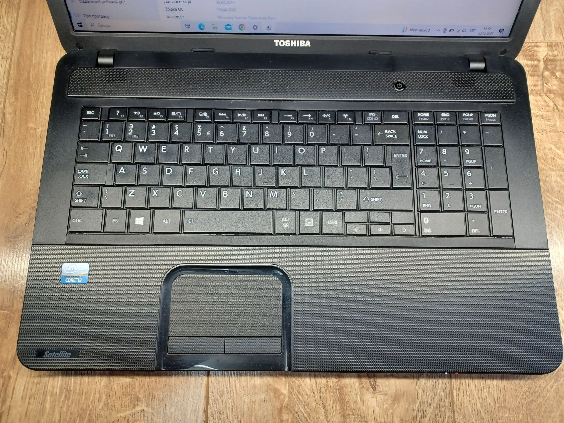 Ноутбук Toshiba Satellite C870 - фото фото фото 2