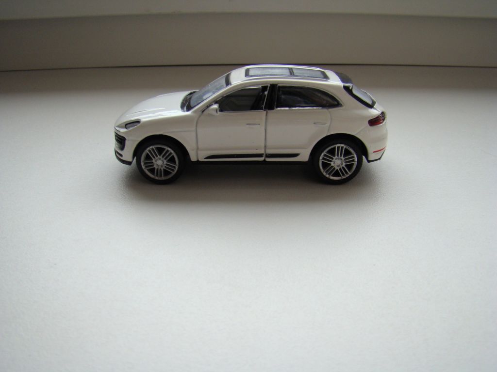 Модель автомобиль Porsche Macan, 1:50, металлическая. - фото фото фото 2