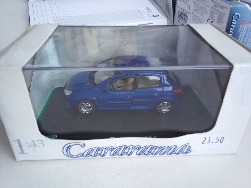HONGWELL Peugeot 206 в боксі 1:43 Cararama - фото фото фото 0