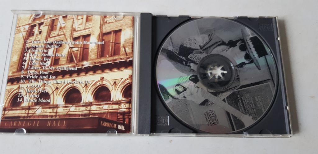 Stevie Ray Vaughan And DT Live At Carnegie Hall - фото фото фото 2