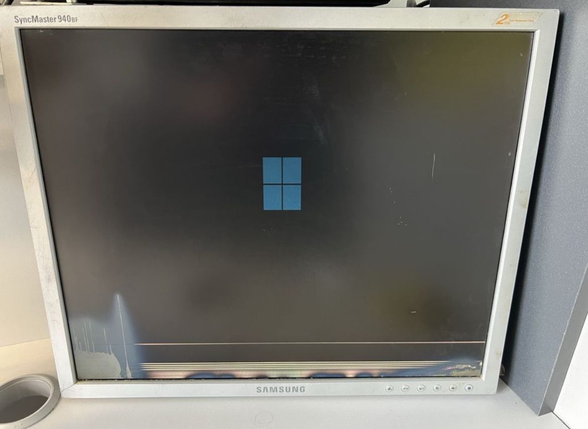 Монитор Samsung SyncMaster 940BF, lg FLATRON L1740BQ - фото фото фото 0