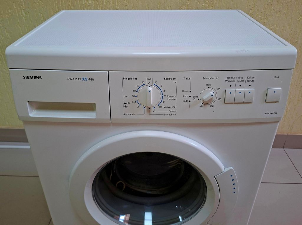 Вузька пральна машина Siemens Siwamat XS440 5 кг, 1000 об/хв, вживана - фото фото фото 1