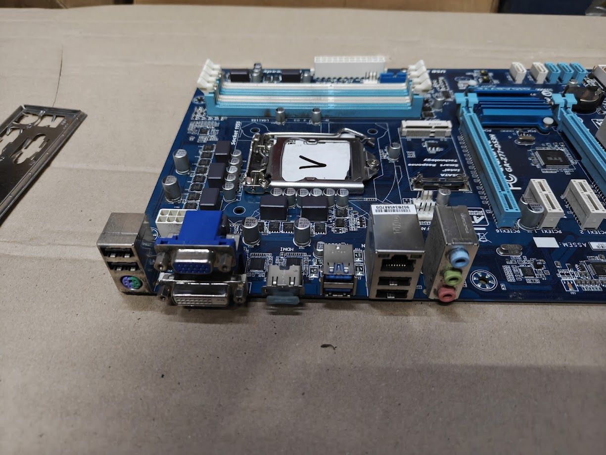 Мат. плата Gigabyte GA-Z77-DS3H LGA1155 Z77 SATA MicroATX 4DDR3 № 252201201 - фото фото фото 2