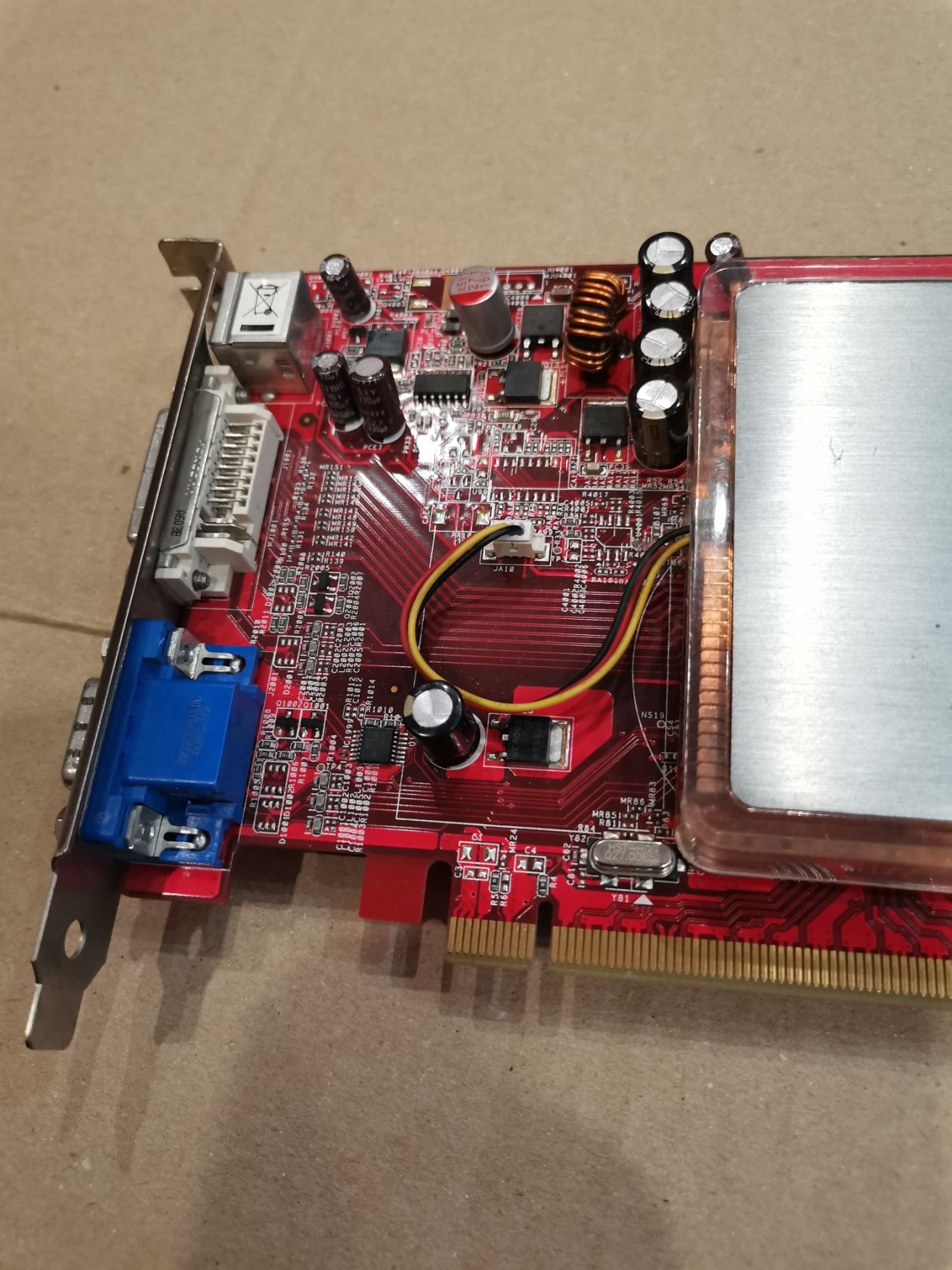 Видеокарта ASUS Radeon X1600 Pro PCI Express x16 256mb GDDR2 SDRAM - фото фото фото 2