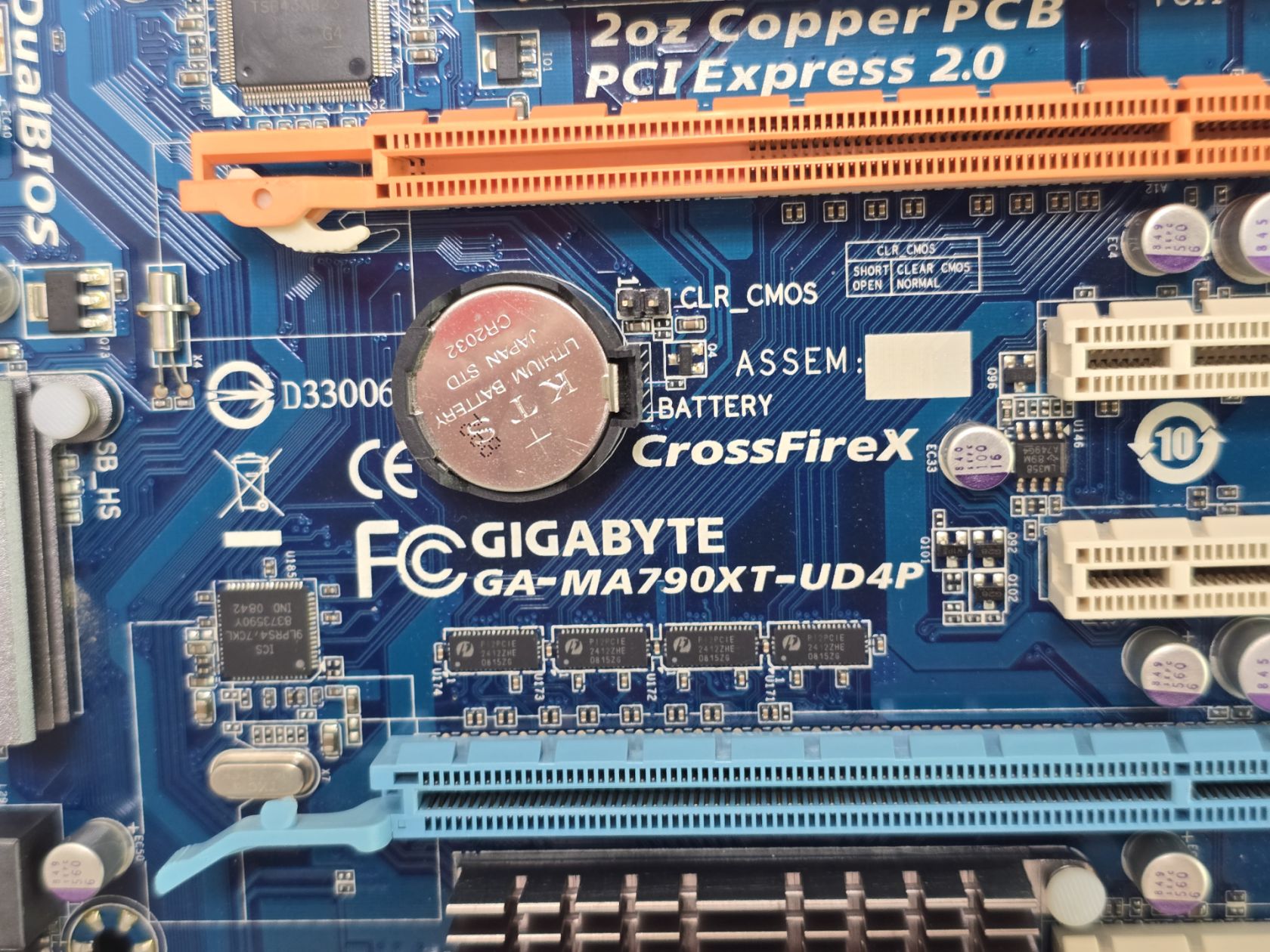 Материнська плата GIGABYTE GA-MA790XT-UD4P  (Socket AM3 ,DDR3,б/у) - фото фото фото 2