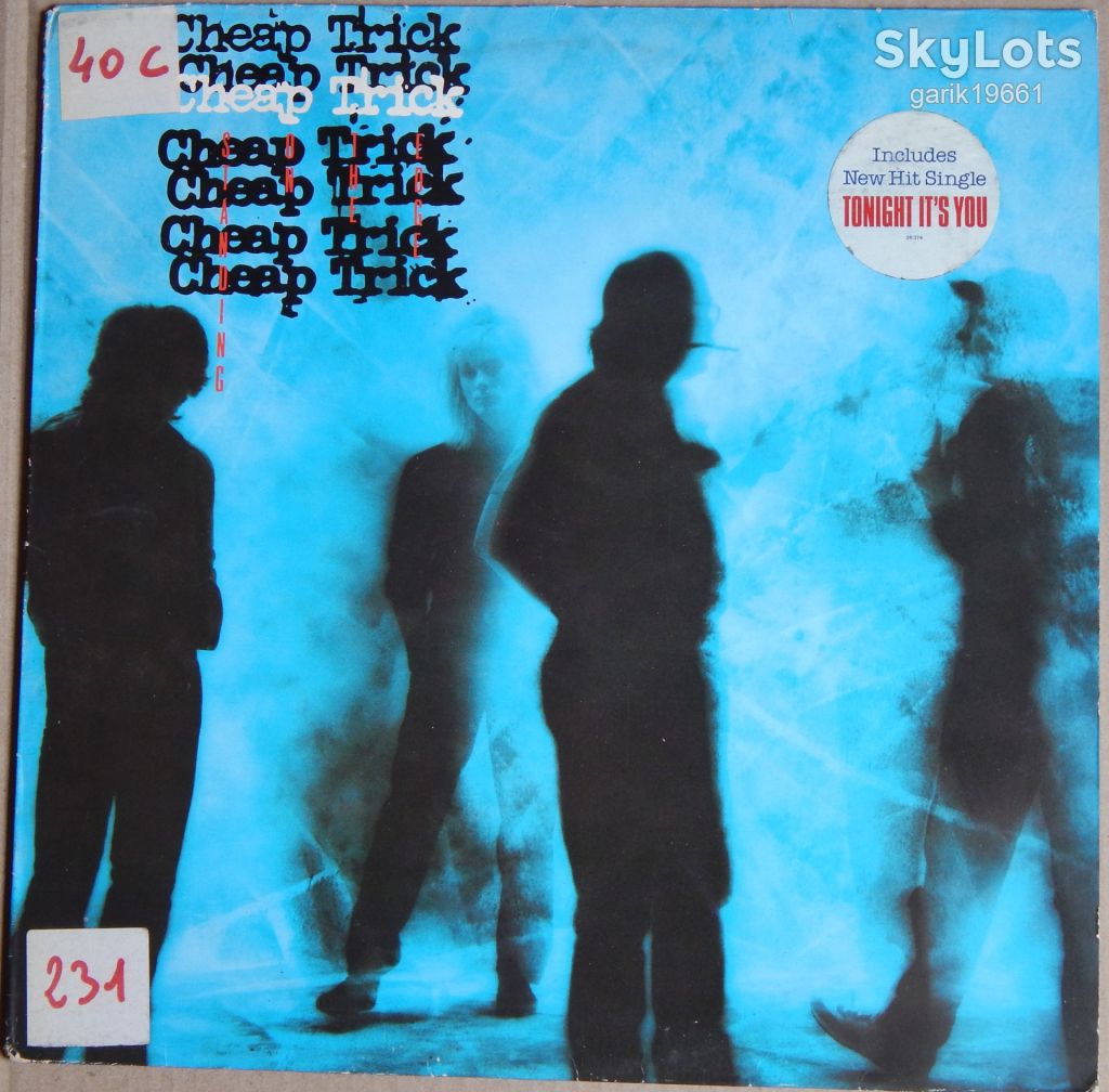 Cheap Trick – Standing On The Edge  (Epic ‎– EPC 26374, Holland) inner sleeve EX/NM- - фото фото фото 0