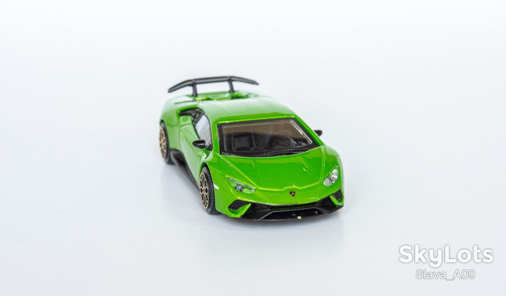 1:43 Lamborghini Huracan Performante green metallic, Bburago #12120 - фото фото фото 3