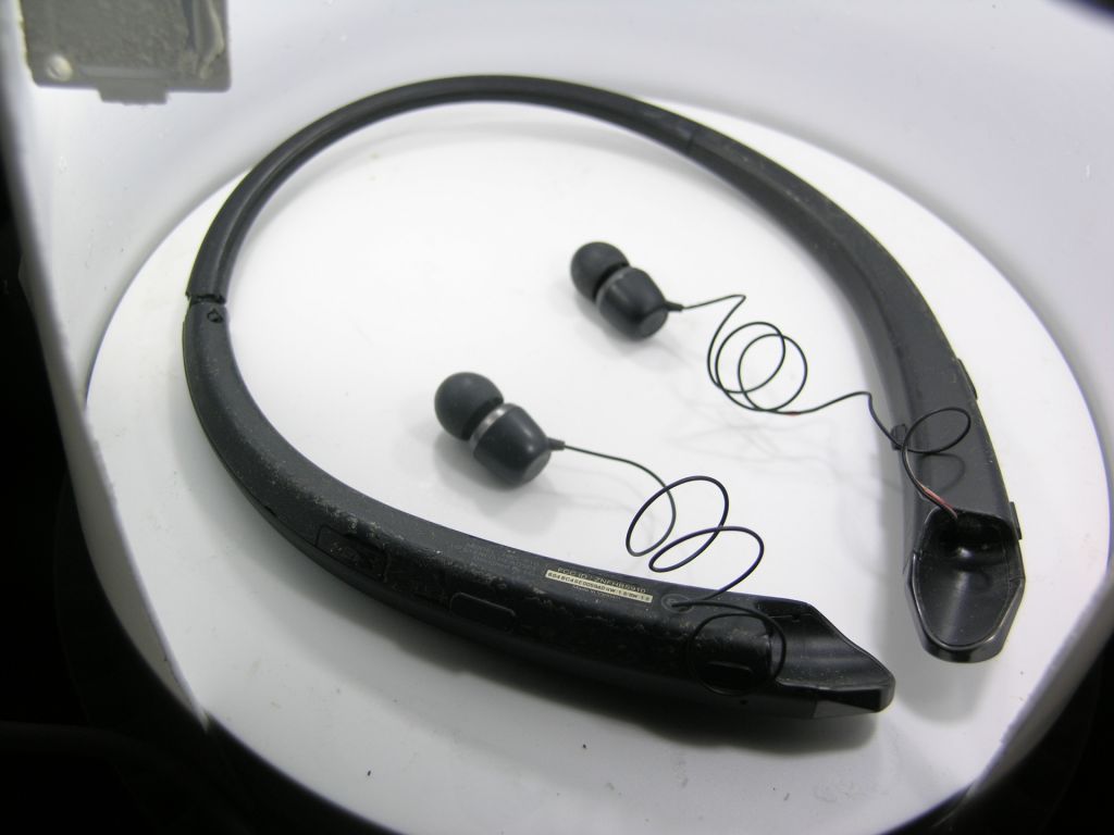 Bluetooth гарнитура Harman Cardon LG Tone HBS-910 - фото фото фото 7