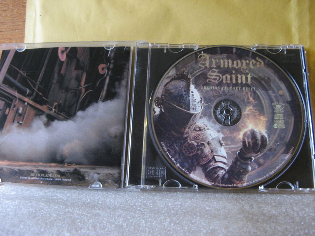 CD Armored Saint  "Screams from Beneath the Surface". В КОЛЕКЦІЮ !!! - фото фото фото 2