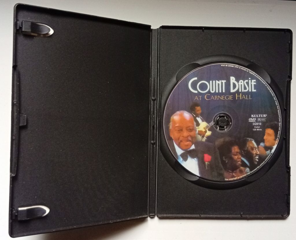 DVD Count Basie - At Carnegie Hall - фото фото фото 1
