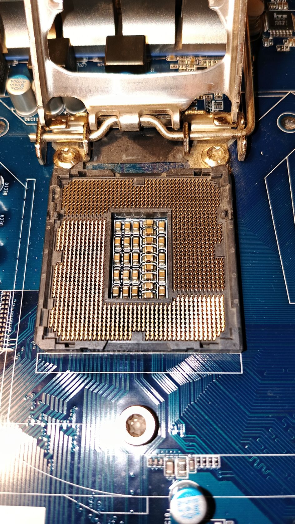 Материнская плата Gigabyte GA-P55-UD3     (s1156, P55 Express, PCI-Ex16)#2 - фото фото фото 1