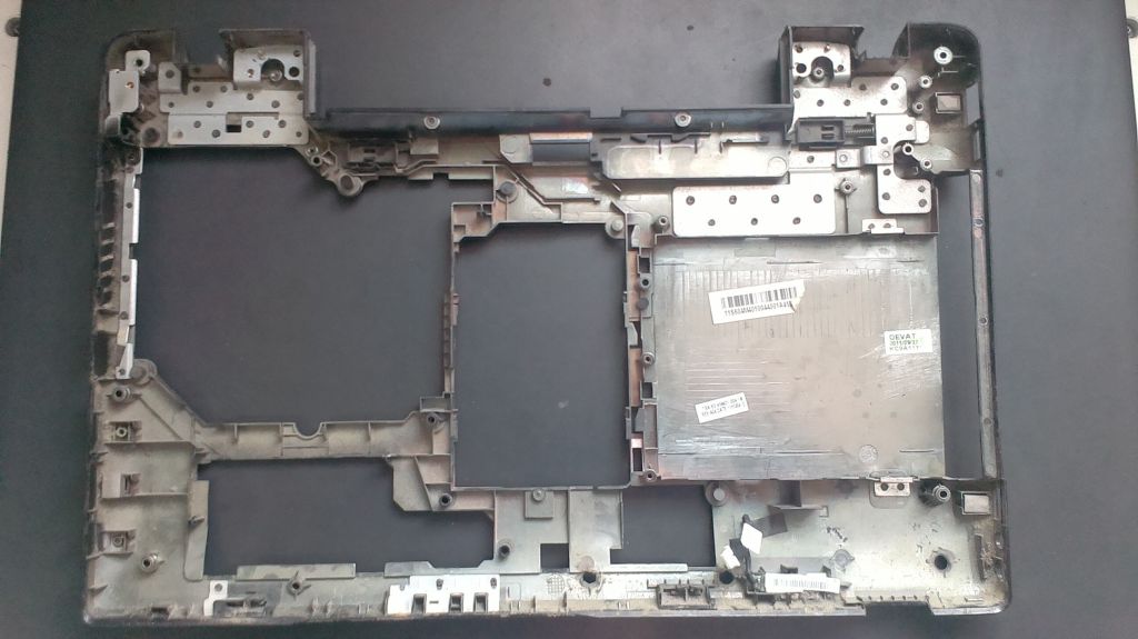 1809 - Корпус     (корито) ноутбука Lenovo Z570 - фото фото фото 0