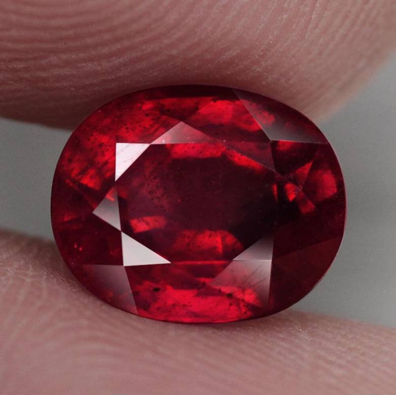 Рубин 4.59 CT   10 x 8.2 x 5.7 mm - фото фото фото 0