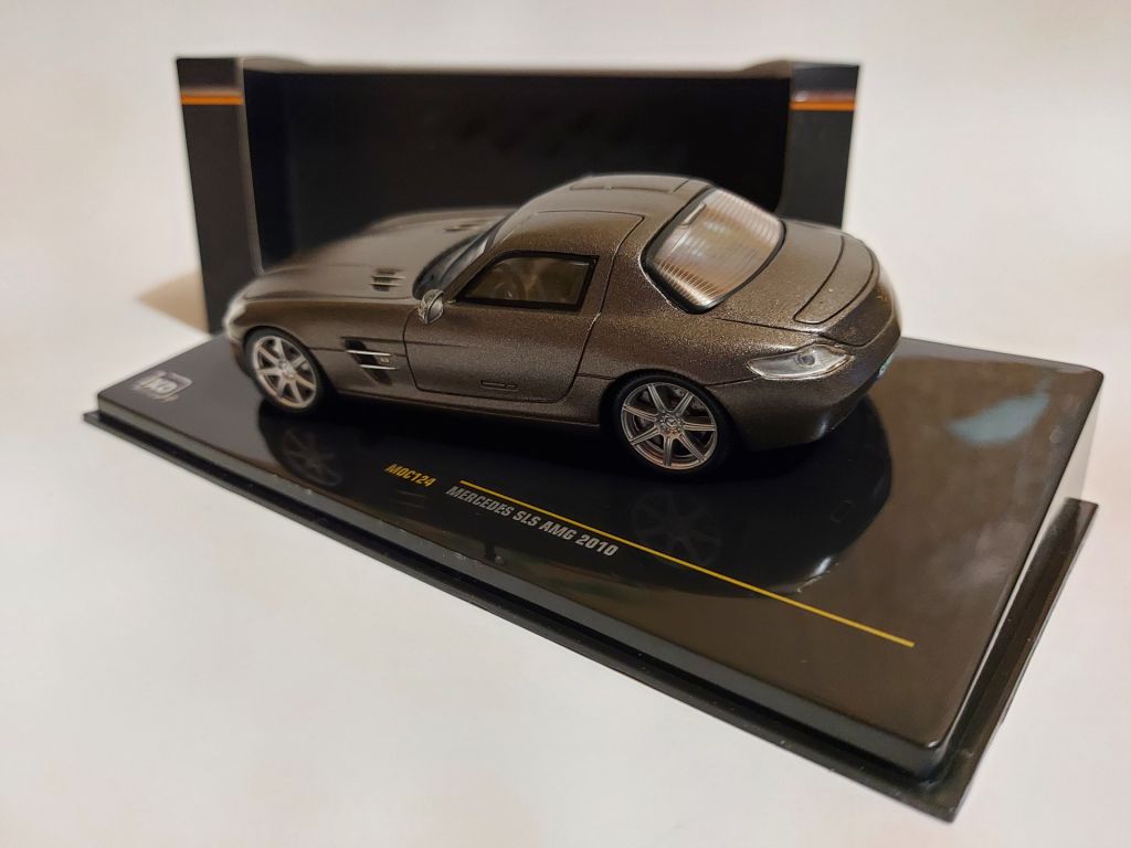 IXO 1:43 Mercedes-Benz SLS AMG  (2010) matt-brown - фото фото фото 2