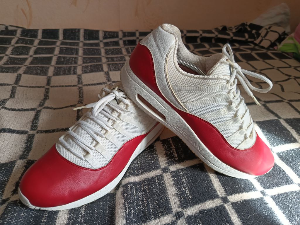 Кросівки Jordan CMFT Viz Air 11 Candy Cane - фото фото фото 0