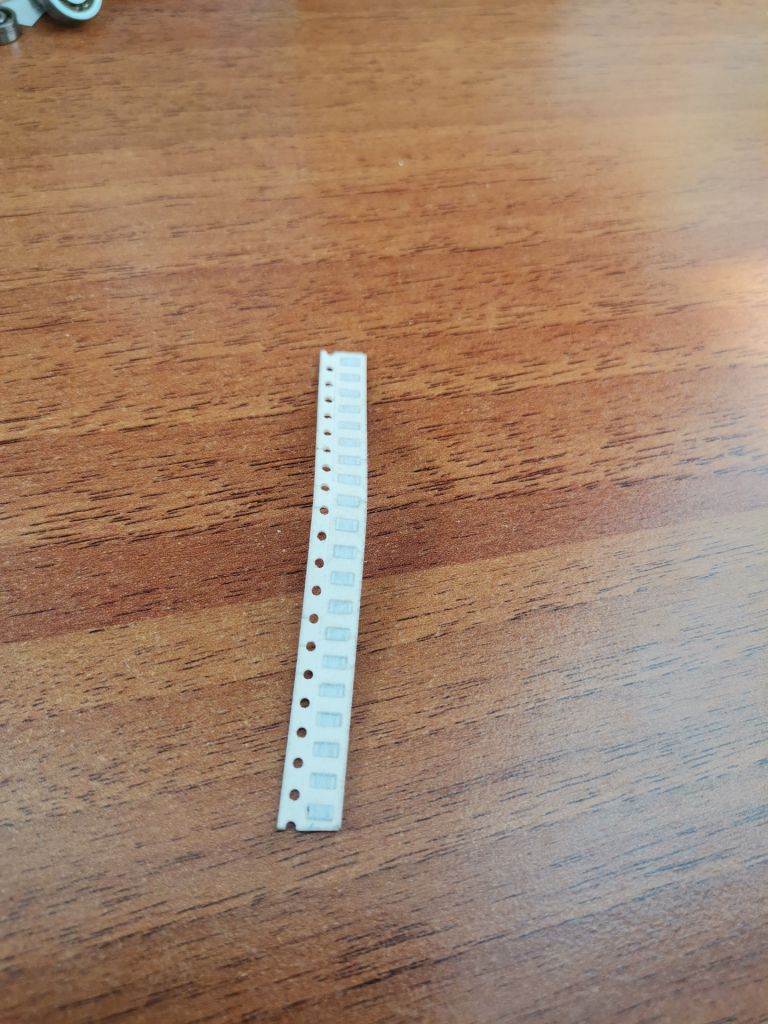 Резистор SMD 1Ом 1R00 - фото фото фото 2