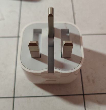 Apple USB-C 20W Power Adapter  (Model A2344) - фото фото фото 3