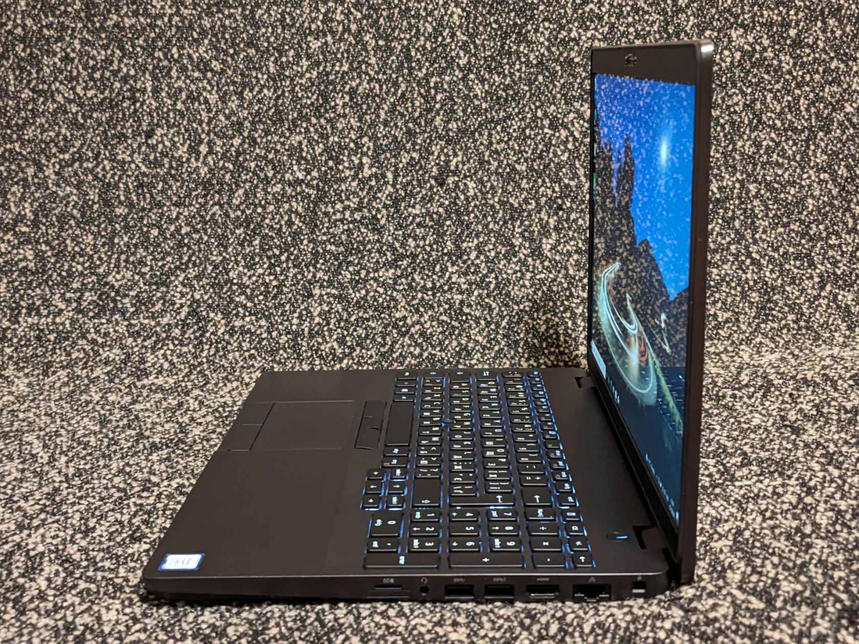 ноутбук Dell Precision 3540 • i7-8565U|16|512|FHD ips|Radeon Pro WX2100 - фото фото фото 6