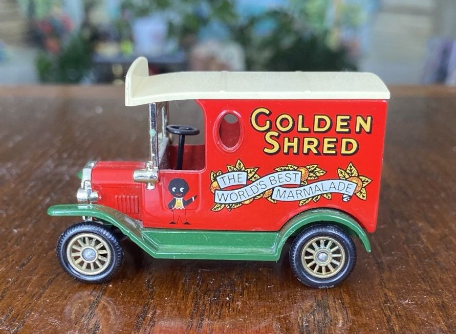 Модель автомобиля GOLDEN SHRED 1:43 LLEDO Англия - фото фото фото 5