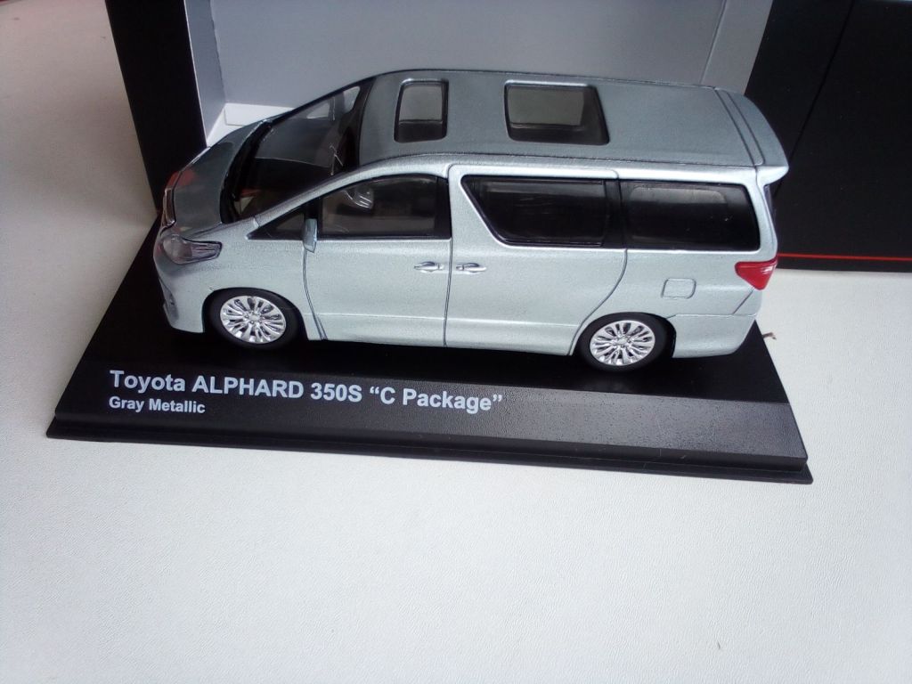 Toyota Alphard by Kyosho 1:43 - фото фото фото 0