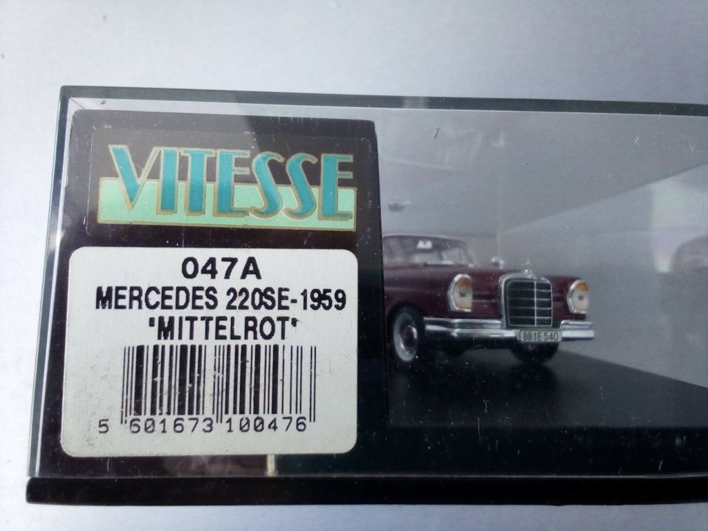 VITESSE Mercedes 220SE 1959 Mittelrot 1/43 - фото фото фото 3