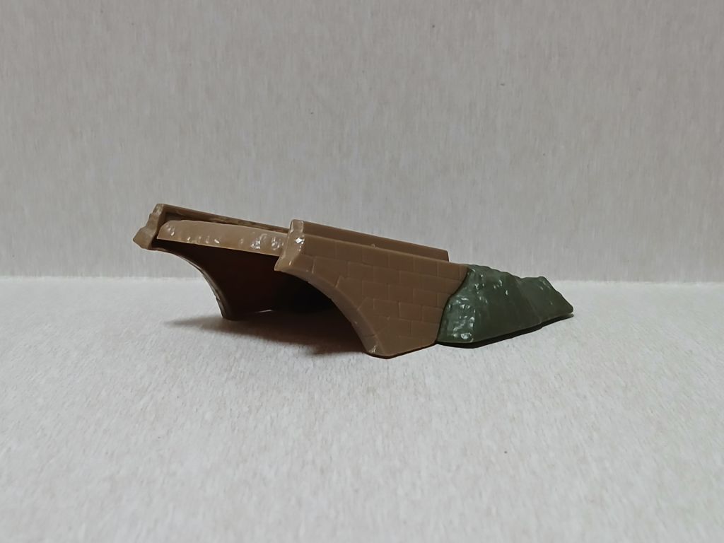 Фрагмент зруйнованого мосту. "MATCHBOX"1:87 H0  (10959). - фото фото фото 0